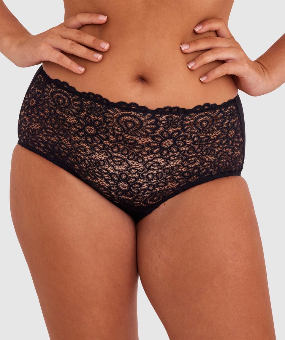 Jasmine is wearing a 12DD bra and size 12 underwear, with bust 96cm/38in, waist 77cm/30.5in, and hip 111cm/43.5in. She stands at 175cm/5'9in.