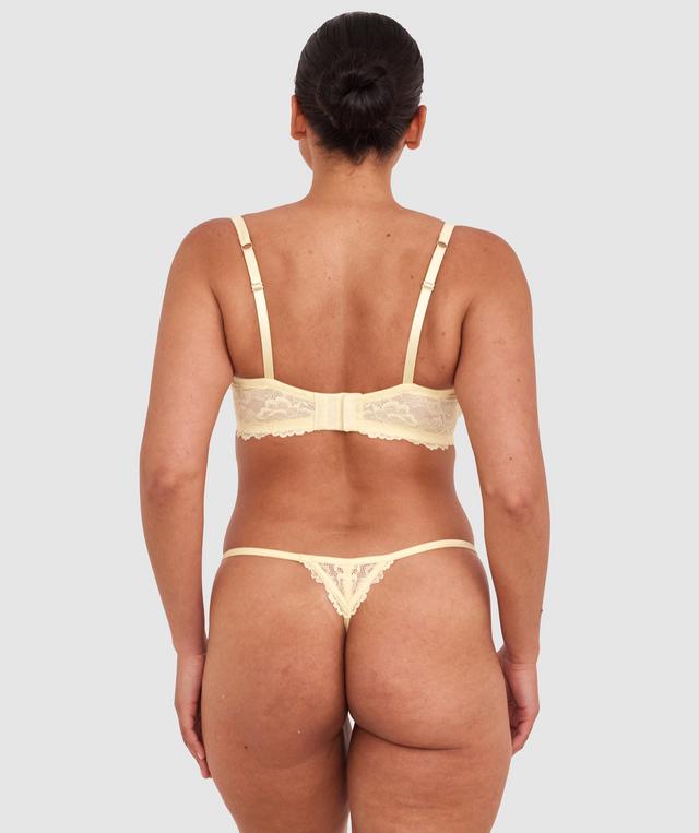 Terri-Leigh wears a size 12DD and size 12 underwear. She is a size 12 is 177cm tall with a 98cm bust and 79cm waist and 79cm hips.