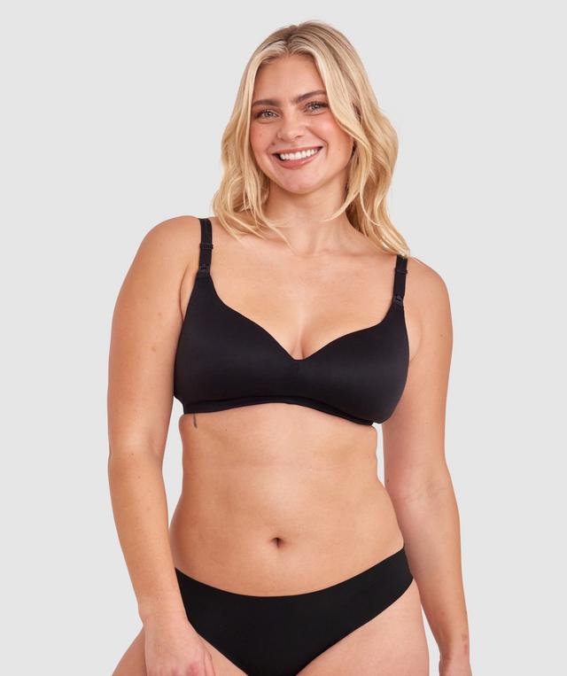 Zoe is wearing a 12DD/M top and 12/M bottom, with bust 98cm/38.5in, waist 85cm/33in, and hip 110cm/43in. She stands at 170cm/5'7".