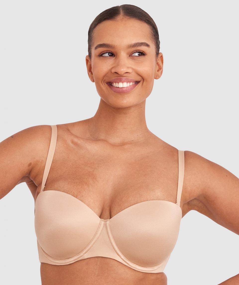 Shimma is wearing a 12 DD top and 12 bottom with bust 94cm/37in waist 70cm/27 1/2in and hip 107cm/42in. She stands at 175cm/5'9in.