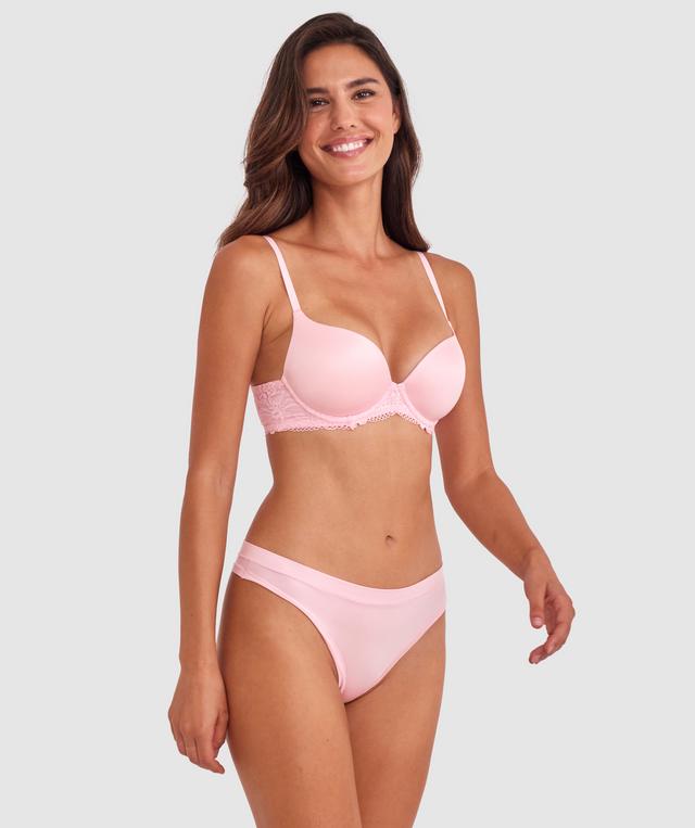 Tamara is wearing a 10B/C top and 10 bottom with bust 82cm waist 64cm and hip 88cm. She stands at 173cm/5'6in.