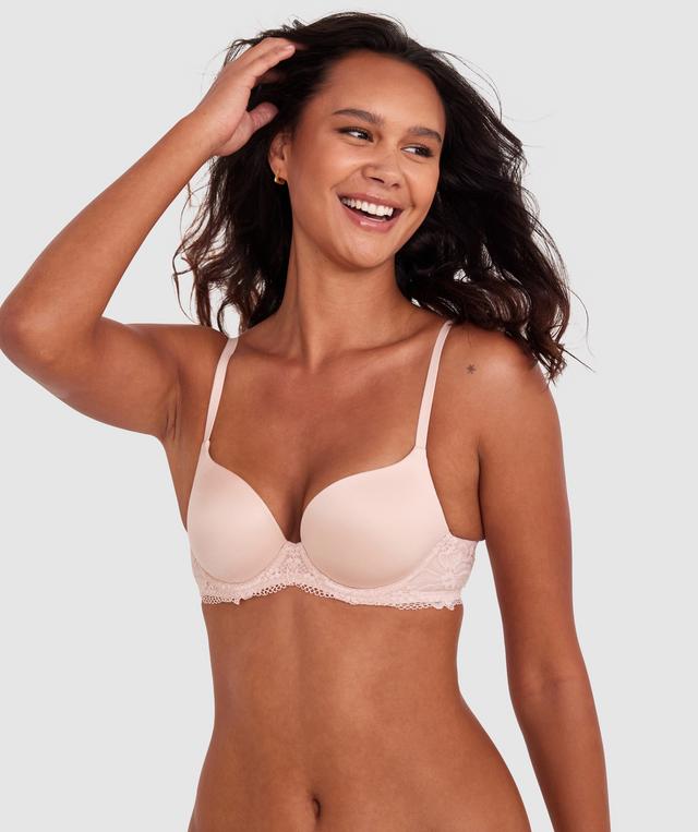 Channelle is wearing a 10BC bra and 10 underwear, with bust 84cm/33in, waist 70cm/27.5in, and hip 100cm/39.5in. She stands at 183cm/6'0in.