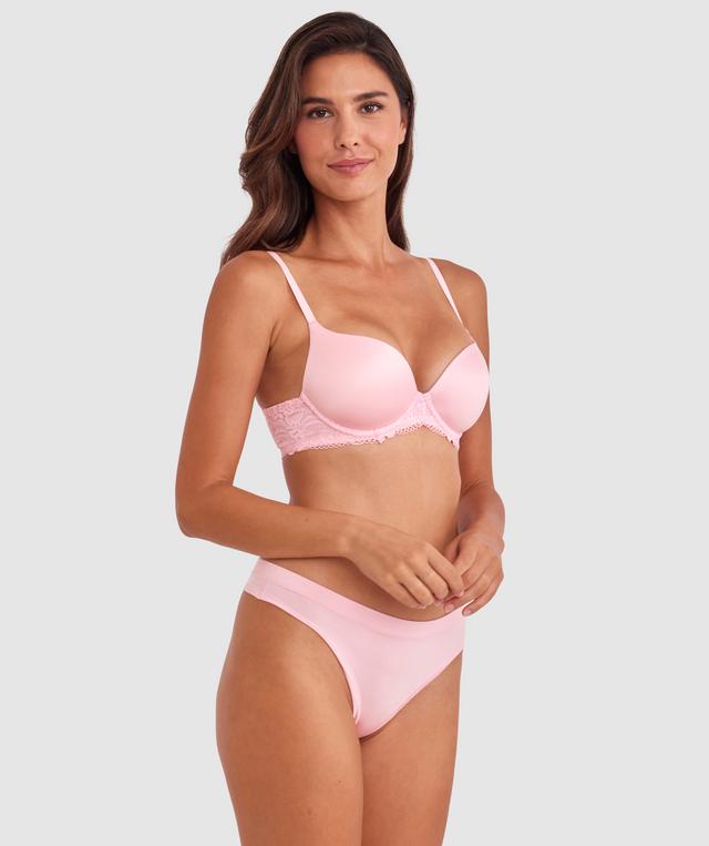 Tamara is wearing a 10B/C top and 10 bottom with bust 82cm waist 64cm and hip 88cm. She stands at 173cm/5'6in.