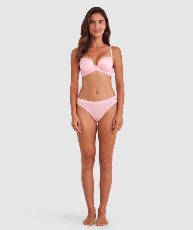 Tamara is wearing a 10B/C top and 10 bottom with bust 82cm waist 64cm and hip 88cm. She stands at 173cm/5'6in.