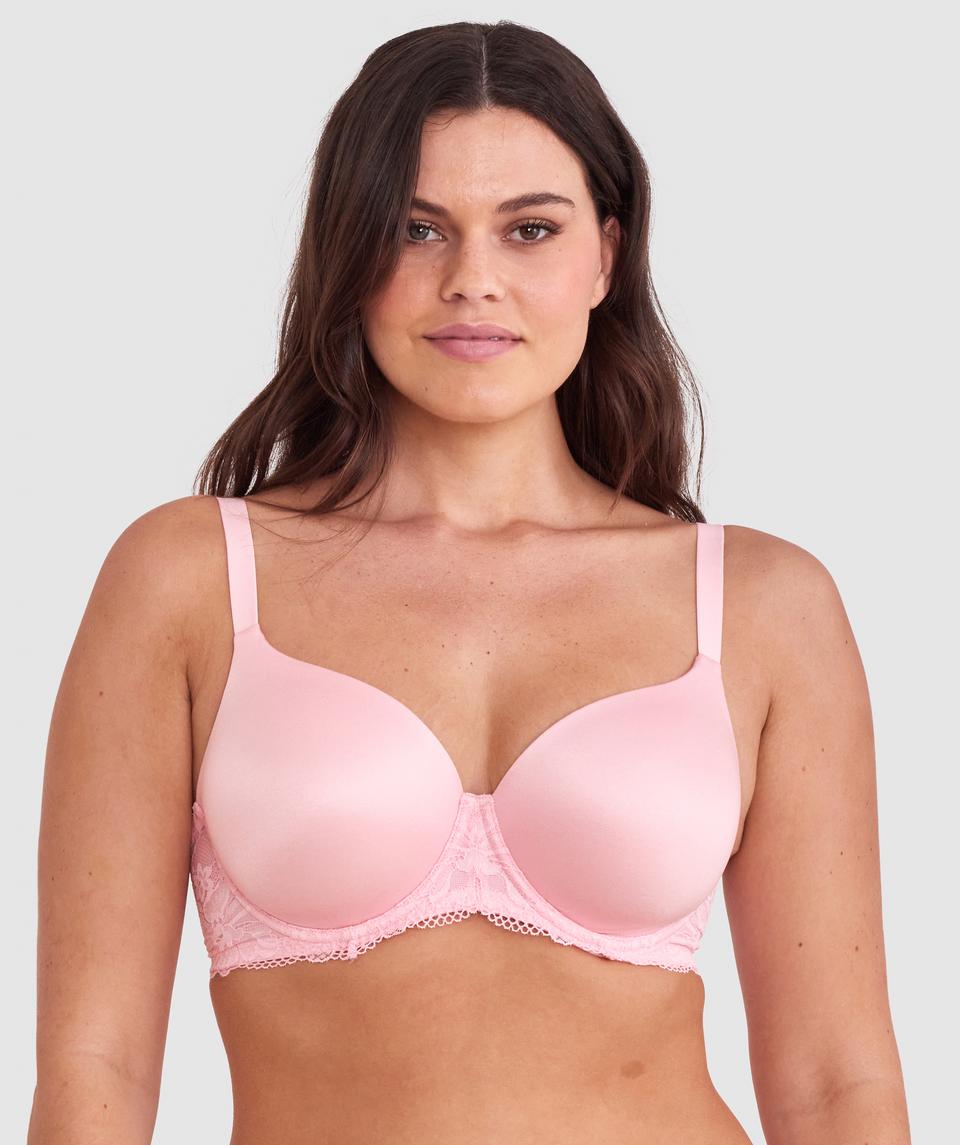 Jasmine is wearing a 12DD bra and size 12 underwear, with bust 96cm/38in, waist 77cm/30.5in, and hip 111cm/43.5in. She stands at 175cm/5'9in.