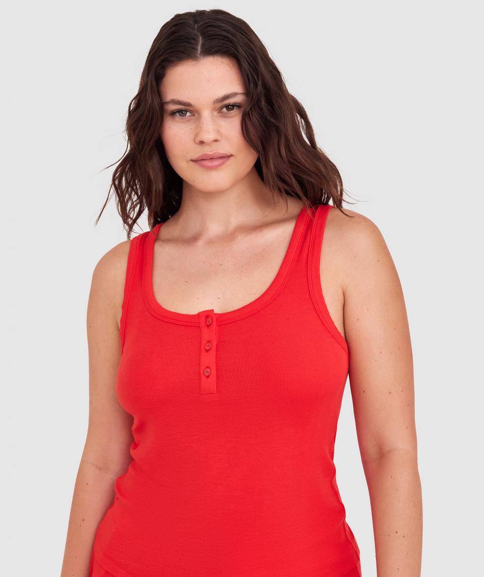 Jasmine is wearing a 12DD bra and size 12 underwear, with bust 96cm/38in, waist 77cm/30.5in, and hip 111cm/43.5in. She stands at 175cm/5'9in.