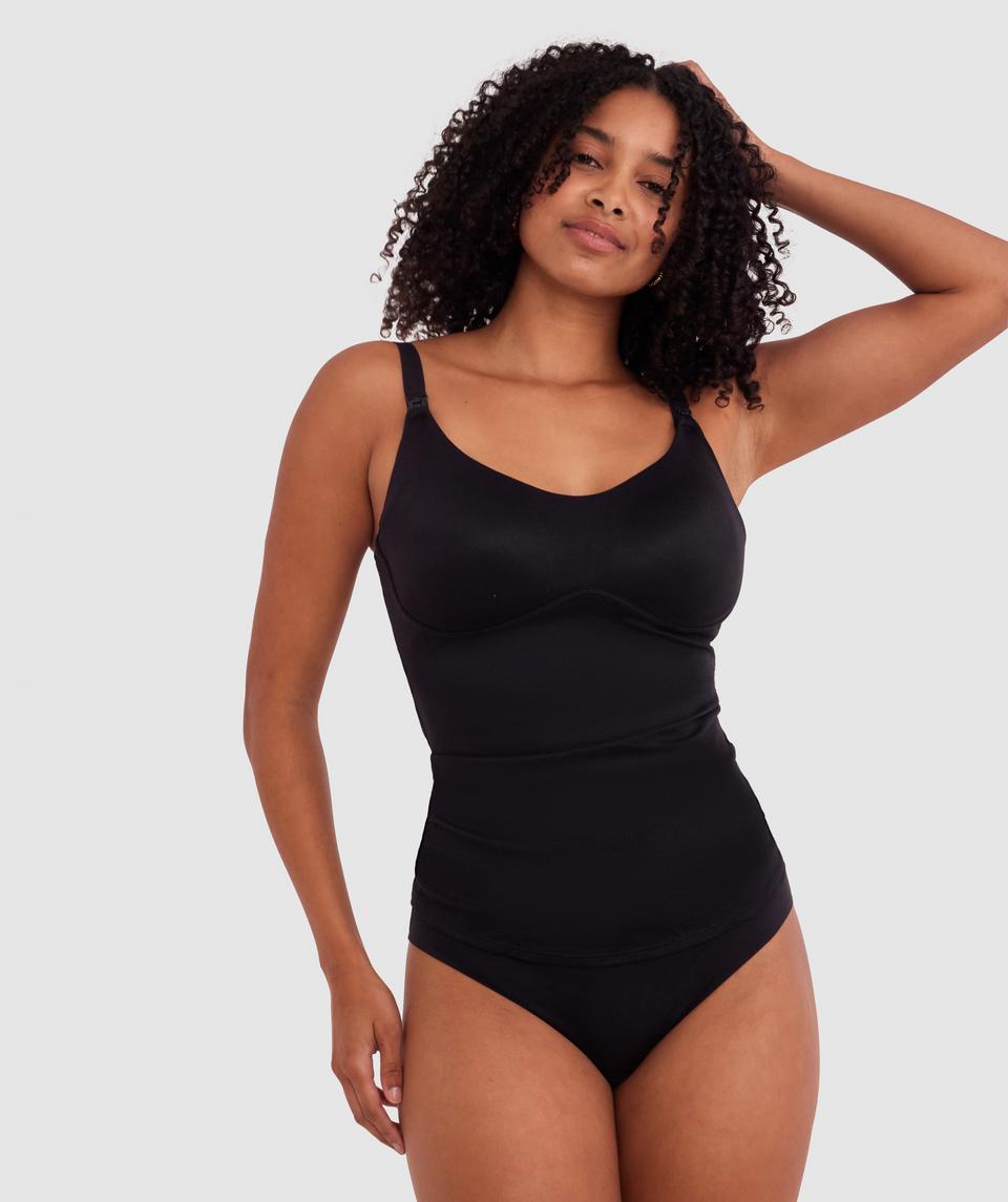 Cameron is wearing a 12DD bra and 12 underwear, with waist 72cm/28in, and hip 88cm/34.5in. She stands at 165cm/5'5in.