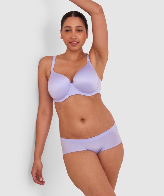 Terri-Leigh wears a size 12DD and size 12 underwear. She is a size 12 Is 177cm tall with a 98cm bust and 79cm waist and 79cm hips.