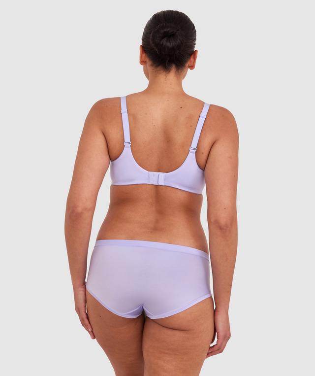 Terri-Leigh wears a size 12DD and size 12 underwear. She is a size 12 Is 177cm tall with a 98cm bust and 79cm waist and 79cm hips.