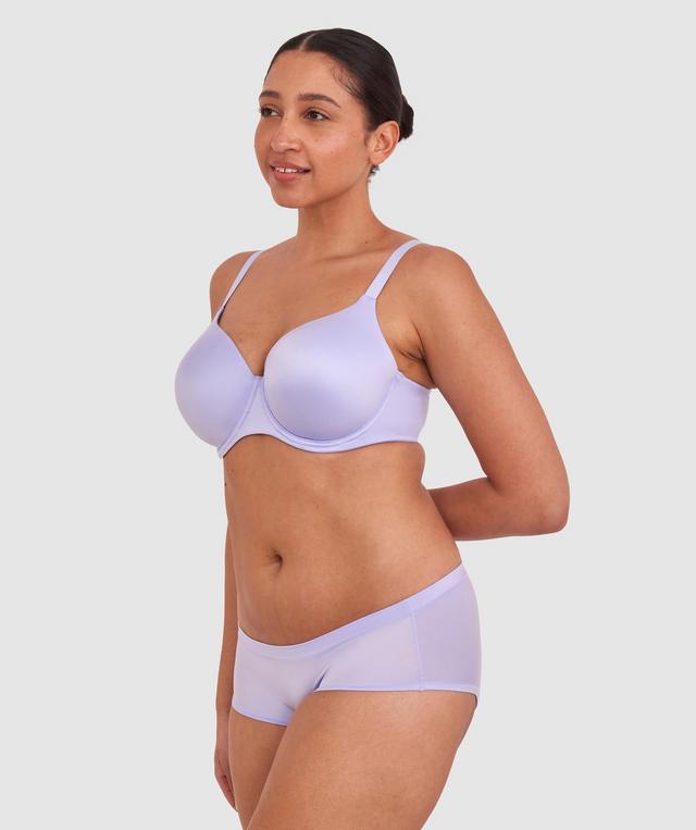 Terri-Leigh wears a size 12DD and size 12 underwear. She is a size 12 Is 177cm tall with a 98cm bust and 79cm waist and 79cm hips.