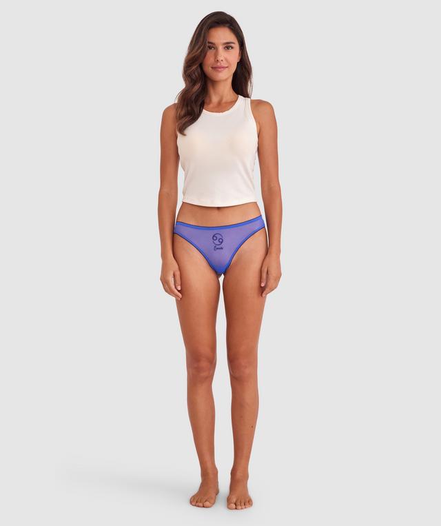 Tamara is wearing a 10B/C top and 10 bottom with bust 82cm waist 64cm and hip 88cm. She stands at 173cm/5'6in.
