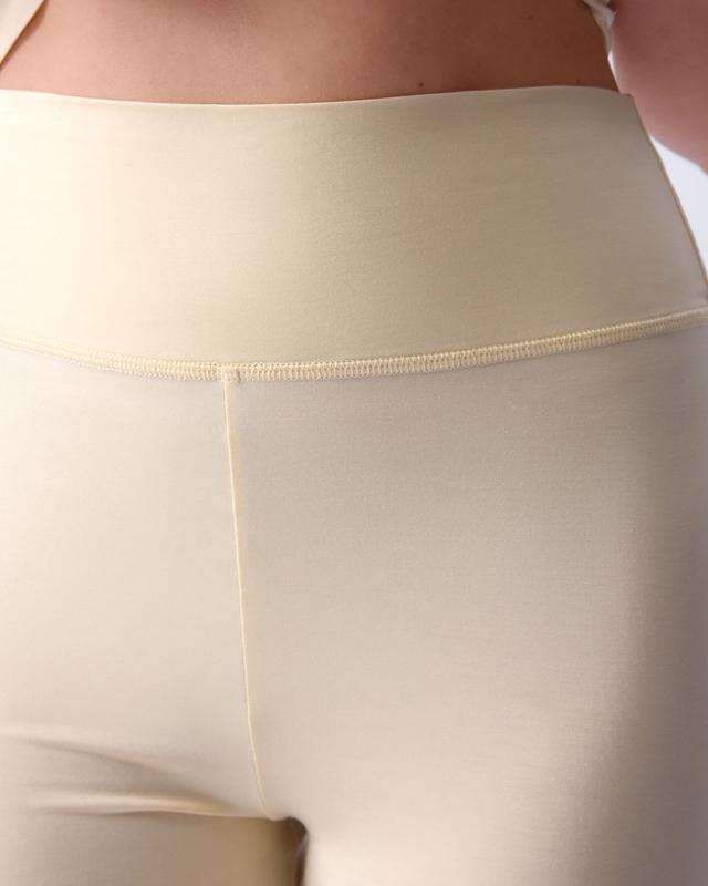 Chill Out Short - Light Yellow