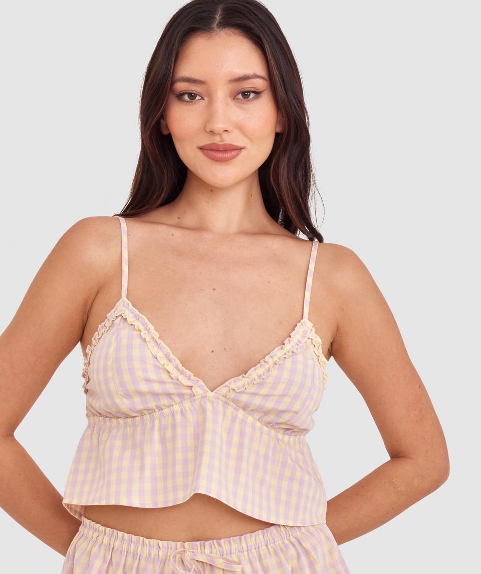 Farida is wearing a 10BC/S top and 10/S bottom, with bust 84cm/33in, waist 66cm/26in, and hip 91cm/36in. She stands at 173cm/5'8in.