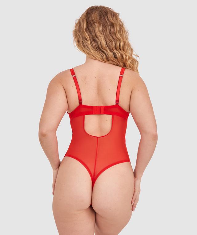 Tay G wears a size 12DD bra and size 12 underwear. She is 161cm tall and has measurements of 92cm bust a 71cm waist and 101cm hips.