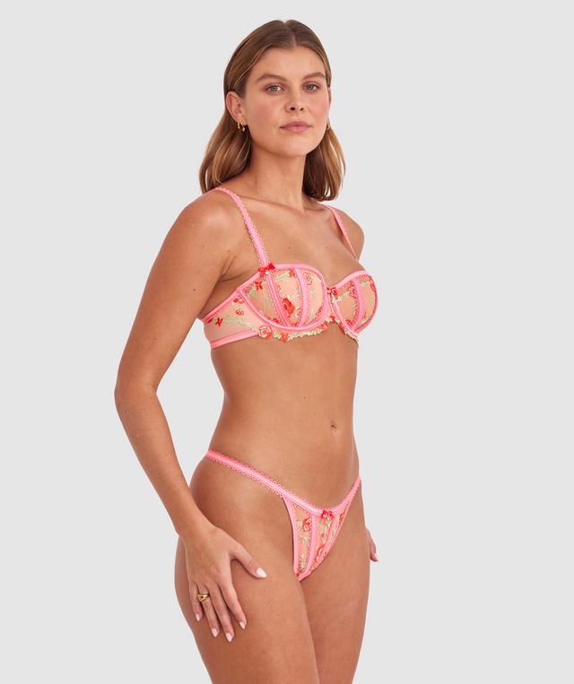 Olivia is wearing a 10B/C top and 10 bottom with bust 81cm/32in waist 65cm/25 1/2in and hip 99cm/39in. She stands at 177cm/5'9in.