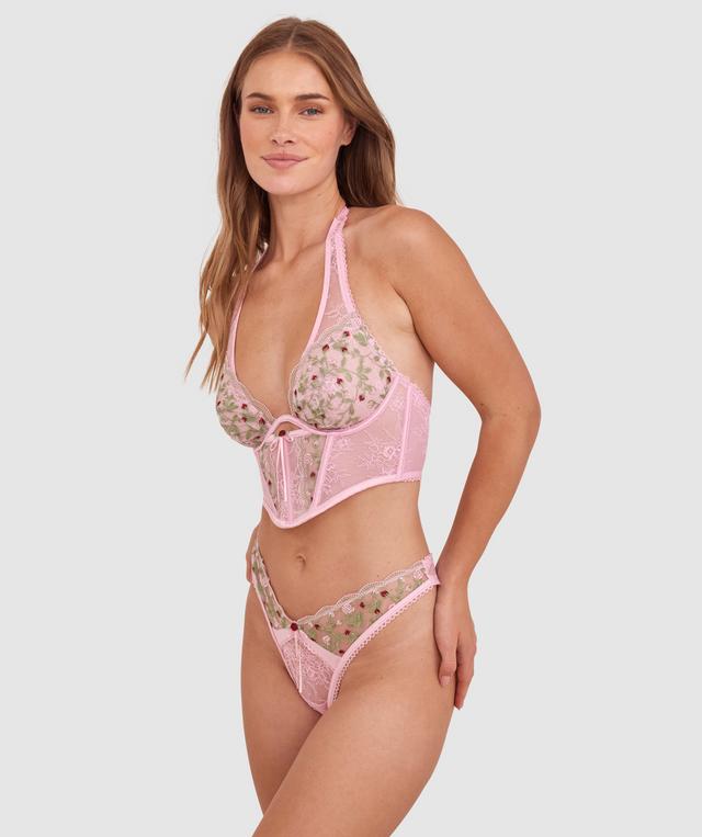 Sianie  wears a size 10 B/C bra and size 10 underwear. She is 175cm tall and has measurements of 85cm bust a 66cm waist and 93cm hips.