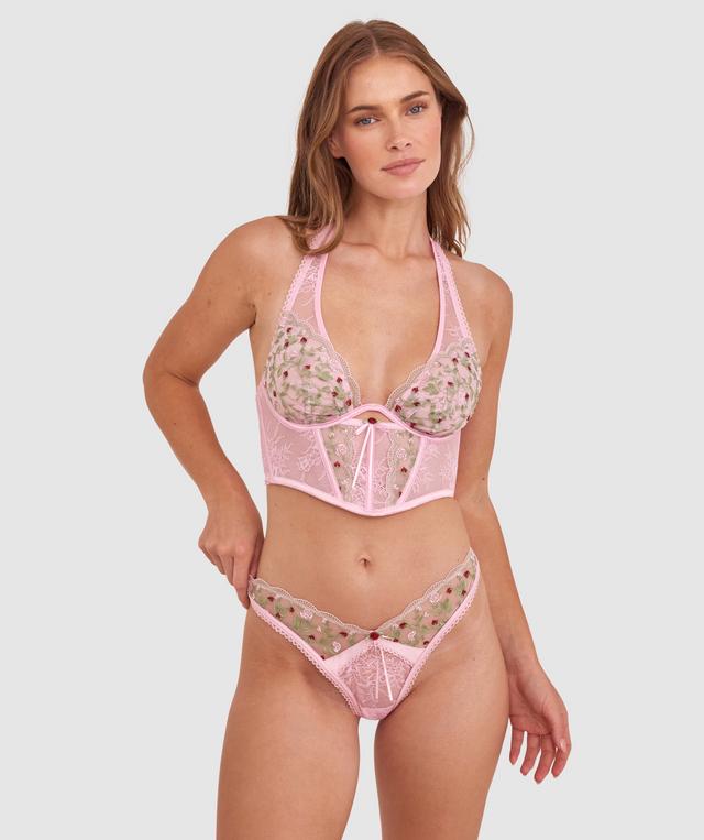 Sianie  wears a size 10 B/C bra and size 10 underwear. She is 175cm tall and has measurements of 85cm bust a 66cm waist and 93cm hips.
