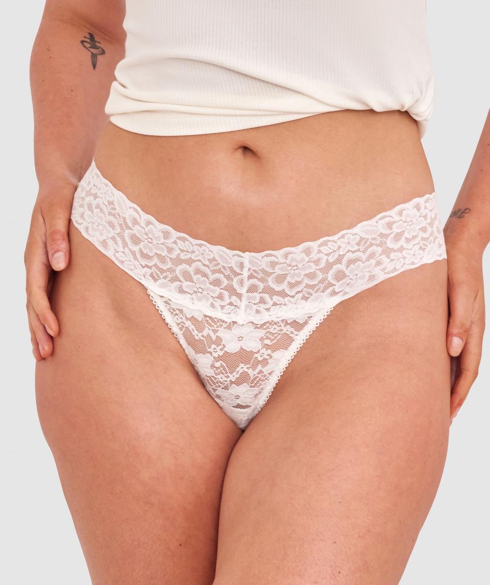 Jane is wearing a 12DD bra and 12 underwear, with bust 101cm/39.5in, waist 76cm/30in, and hip 101cm/39.5in. She stands at 183cm/6'0in.