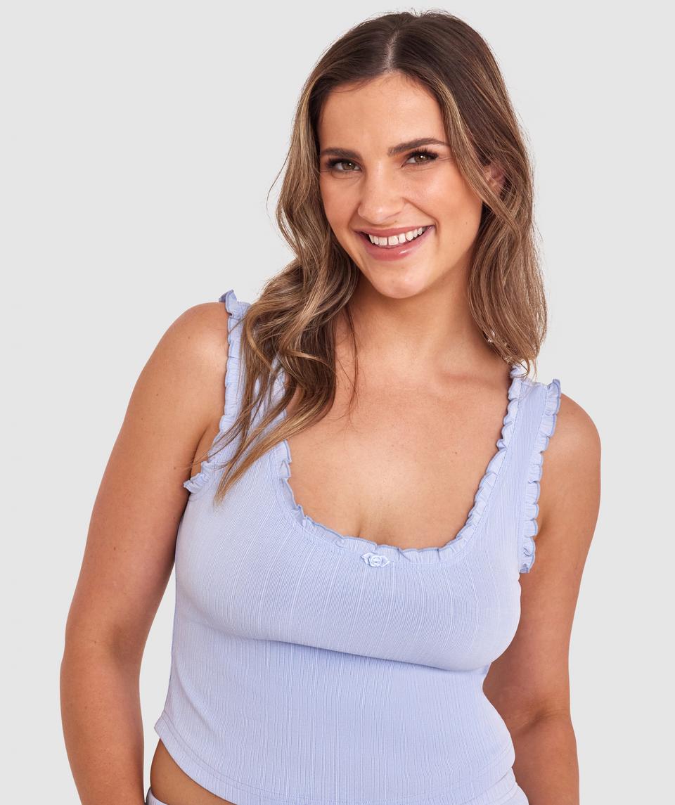 Anna is wearing a 12DD/M top and 12/M bottom, with bust 93cm/36in, waist 75cm/29.5in, and hip 105cm/41in. She stands at 179cm/5'10".