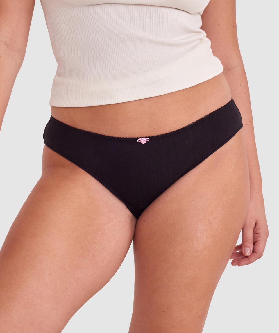 Jasmine is wearing a 12DD bra and size 12 underwear, with bust 96cm/38in, waist 77cm/30.5in, and hip 111cm/43.5in. She stands at 175cm/5'9in.