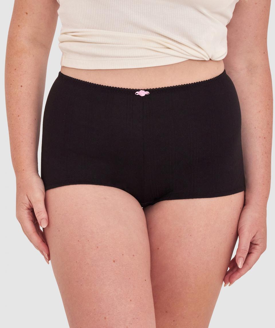 Brooke is wearing a 12DD/M top and 12/M bottom, with bust 99cm/39in, waist 82cm/32.5in, and hip 106cm/42 1/2in. She stands at 175cm/5'8in.