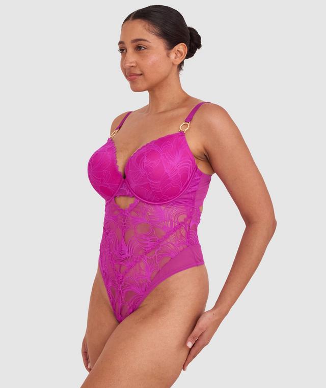 Terri-Leigh wears a size 12DD and size 12 underwear. She is a size 12 Is 177cm tall with a 98cm bust and 79cm waist and 79cm hips.
