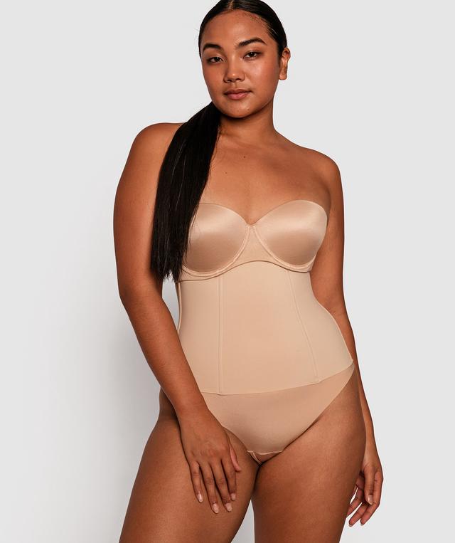 Sarah K (Model 1) is wearing a 16DD bra and 16 underwear, with bust 114cm/45in, waist 90cm/35.5in, and hip 127cm/50in. She stands at 170cm/5'7in.