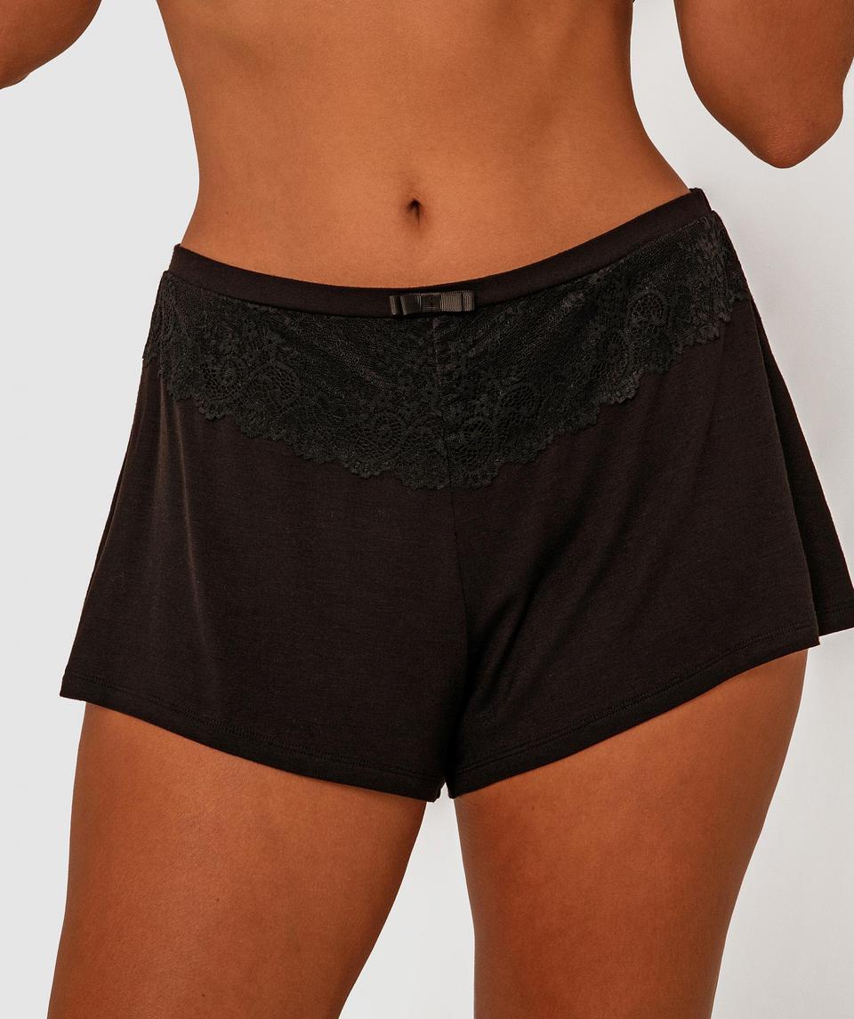 Kaede Short - Black