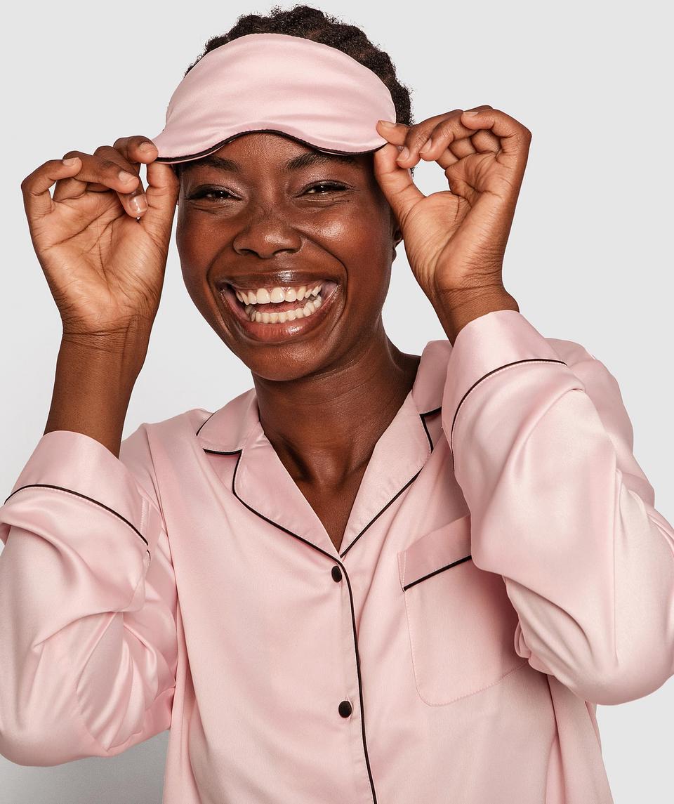 Liquid Satin Eye Mask - Light Pink