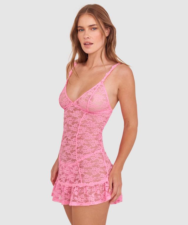 Sianie wears a size 10 B/C bra and size 10 underwear. She is 175cm tall and has measurements of 85cm bust a 66cm waist and 93cm hips.