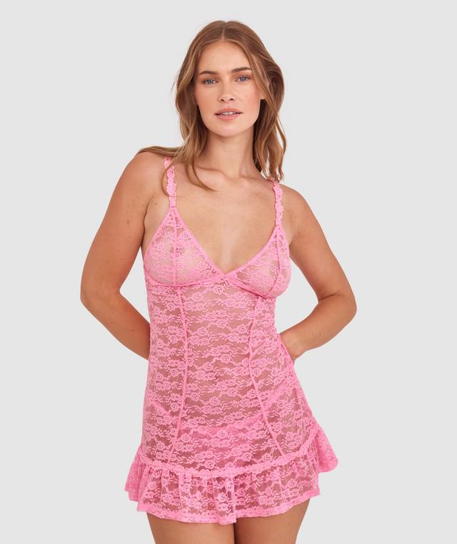 Sianie wears a size 10 B/C bra and size 10 underwear. She is 175cm tall and has measurements of 85cm bust a 66cm waist and 93cm hips.