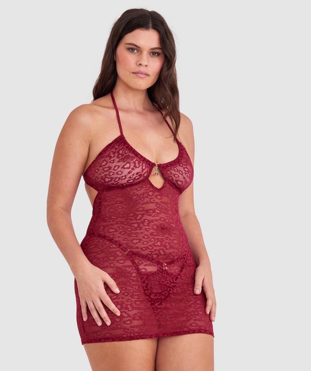 Jasmine is wearing a 12DD top and 12 bottom. She stands at 175cmcm/5'9in.