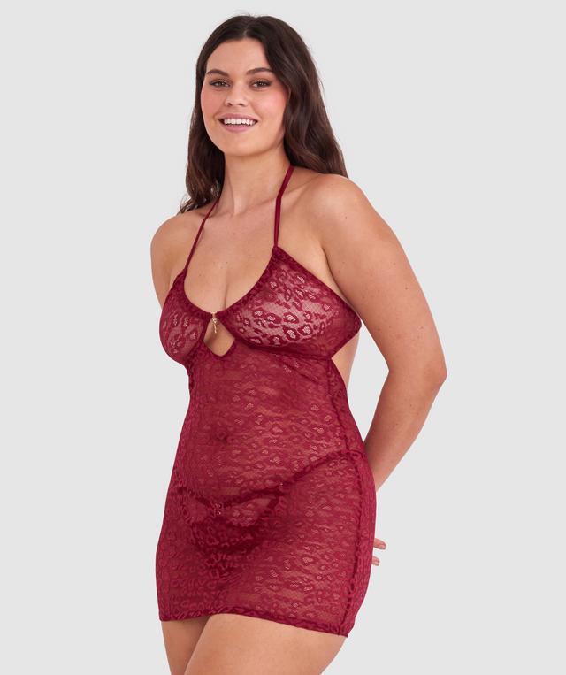 Jasmine is wearing a 12DD top and 12 bottom. She stands at 175cmcm/5'9in.