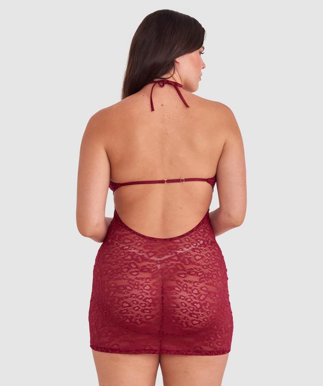 Jasmine is wearing a 12DD top and 12 bottom. She stands at 175cmcm/5'9in.