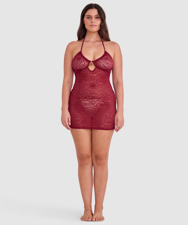 Jasmine is wearing a 12DD top and 12 bottom. She stands at 175cmcm/5'9in.