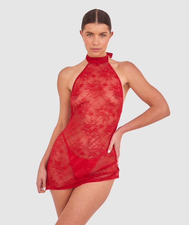 Kris wears a size 10C bra and size 10 underwear. She is 181cm tall and has measurements of 84cm bust a 66cm waist and 99cm hips.