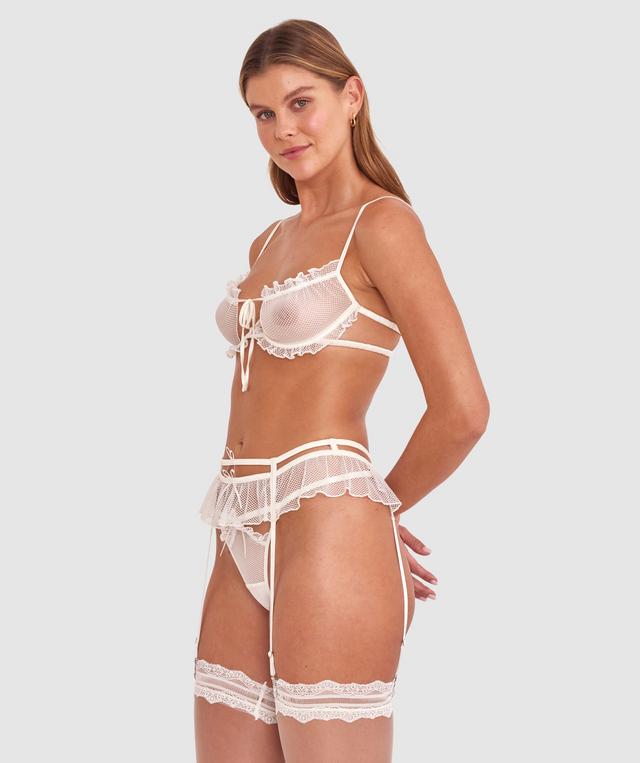 Olivia is wearing a 10B/C top and 10 bottom with bust 81cm/32in waist 65cm/25 1/2in and hip 99cm/39in. She stands at 177cm/5'9in.
