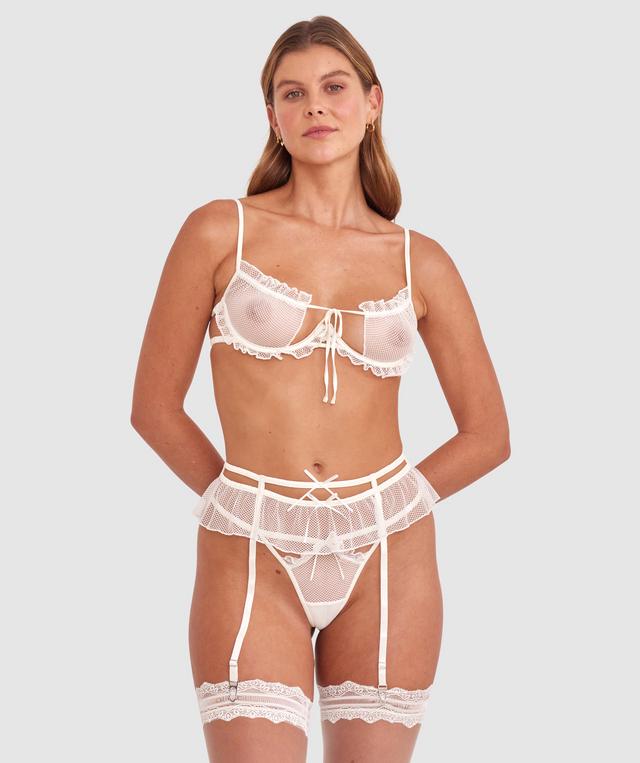 Olivia is wearing a 10B/C top and 10 bottom with bust 81cm/32in waist 65cm/25 1/2in and hip 99cm/39in. She stands at 177cm/5'9in.