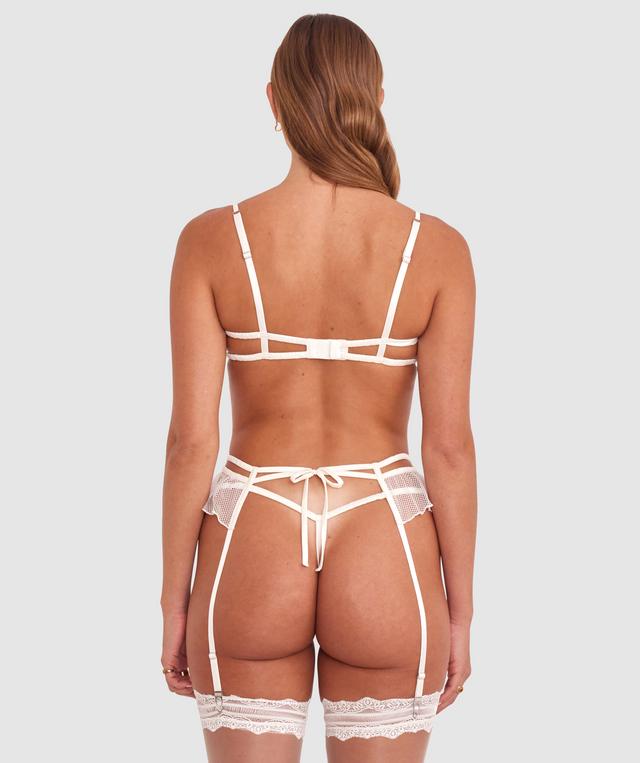 Olivia is wearing a 10B/C top and 10 bottom with bust 81cm/32in waist 65cm/25 1/2in and hip 99cm/39in. She stands at 177cm/5'9in.