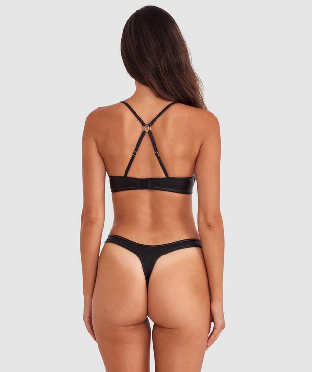 Tamara is wearing a 10B/C top and 10 bottom with bust 82cm waist 64cm and hip 88cm. She stands at 173cm/5'6in.