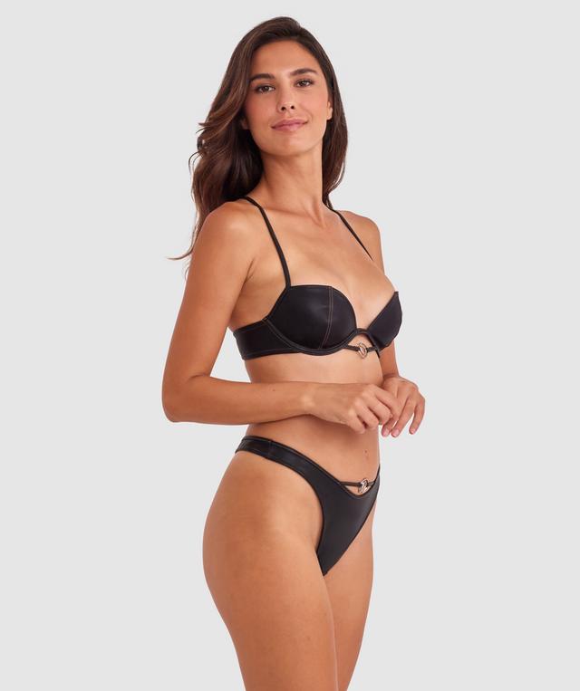Tamara is wearing a 10B/C top and 10 bottom with bust 82cm waist 64cm and hip 88cm. She stands at 173cm/5'6in.