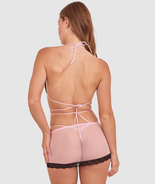 Sianie  wears a size 10 B/C bra and size 10 underwear. She is 175cm tall and has measurements of 85cm bust a 66cm waist and 93cm hips.