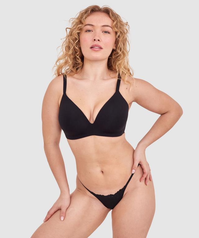 Tay G wears a size 12DD bra and size 12 underwear. She is 161cm tall and has measurements of 92cm bust a 71cm waist and 101cm hips.