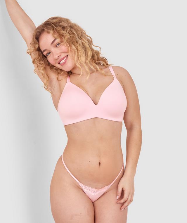 Tay G wears a size 12DD bra and size 12 underwear. She is 161cm tall and has measurements of 92cm bust a 71cm waist and 101cm hips.