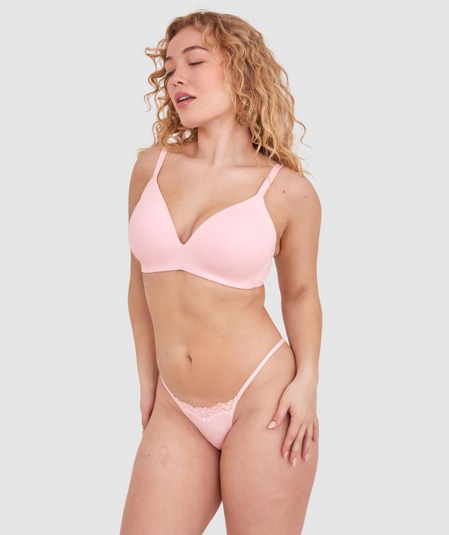 Tay G wears a size 12DD bra and size 12 underwear. She is 161cm tall and has measurements of 92cm bust a 71cm waist and 101cm hips.