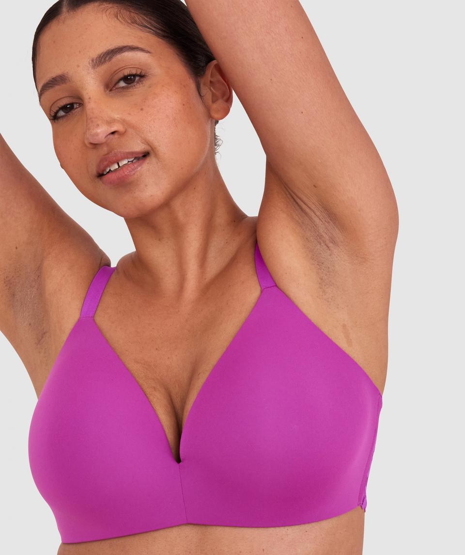 Terri-Leigh wears a size 12DD and size 12 underwear. She is a size 12 Is 177cm tall with a 98cm bust and 79cm waist and 79cm hips.