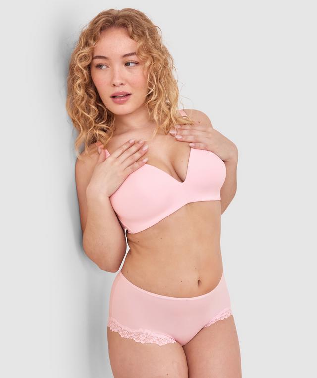 Tay G wears a size 12DD bra and size 12 underwear. She is 161cm tall and has measurements of 92cm bust a 71cm waist and 101cm hips.