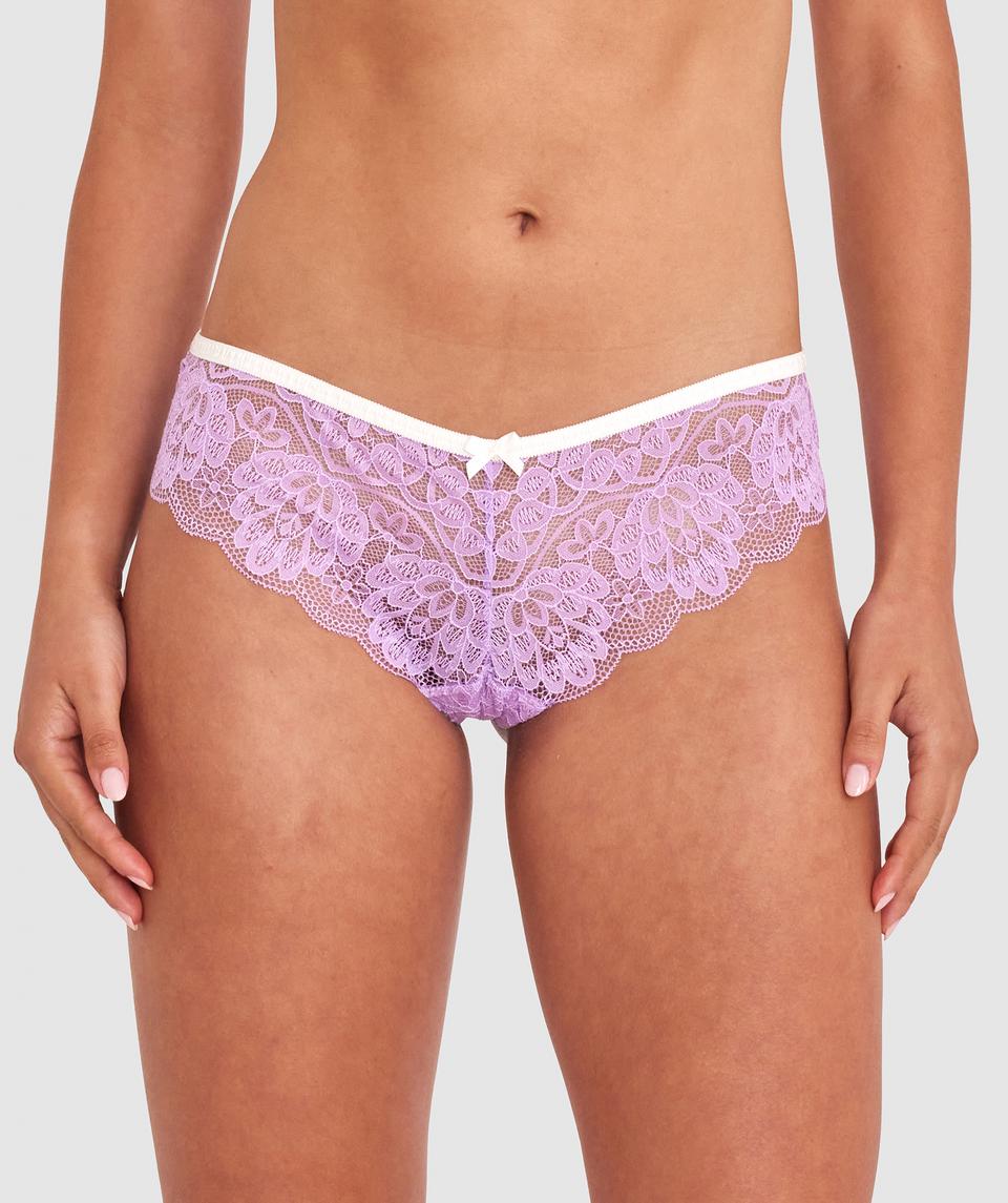 Mia is wearing a 10BC bra and size 10 underwear, with bust 82cm/32.5in, waist 69cm/27in, and hip 91cm/36in. She stands at 171cm/5'7.5in.