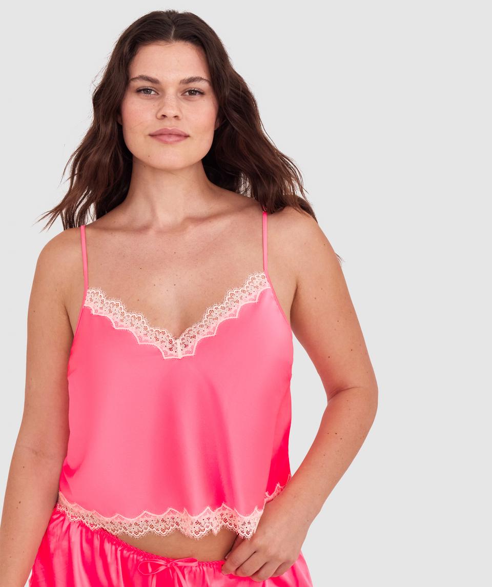 Jasmine is wearing a 12DD bra and size 12 underwear, with bust 96cm/38in, waist 77cm/30.5in, and hip 111cm/43.5in. She stands at 175cm/5'9in.