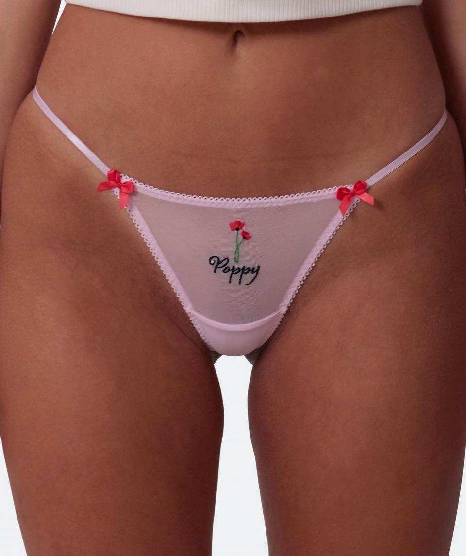 Jayde is wearing a 10DD bra and 10 underwear, with bust 86cm/34in, waist 70cm/27.5in, and hip 99cm/39in. She stands at 181cm/5'11in.